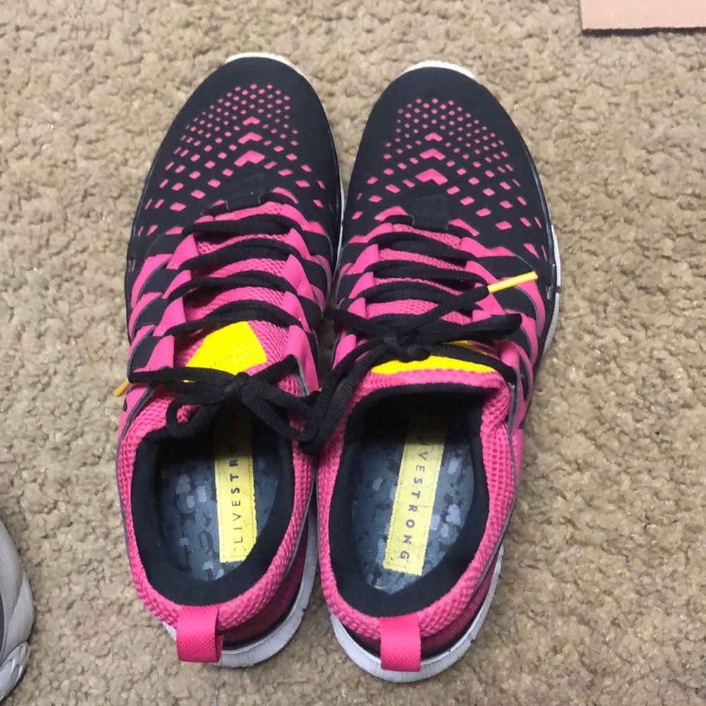 Nike free 5.0 livestrong edition